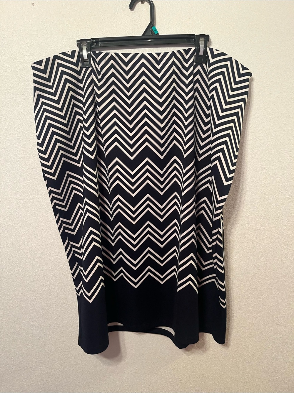 Cato Navy & White Chevron Skirt - Size 22/24
